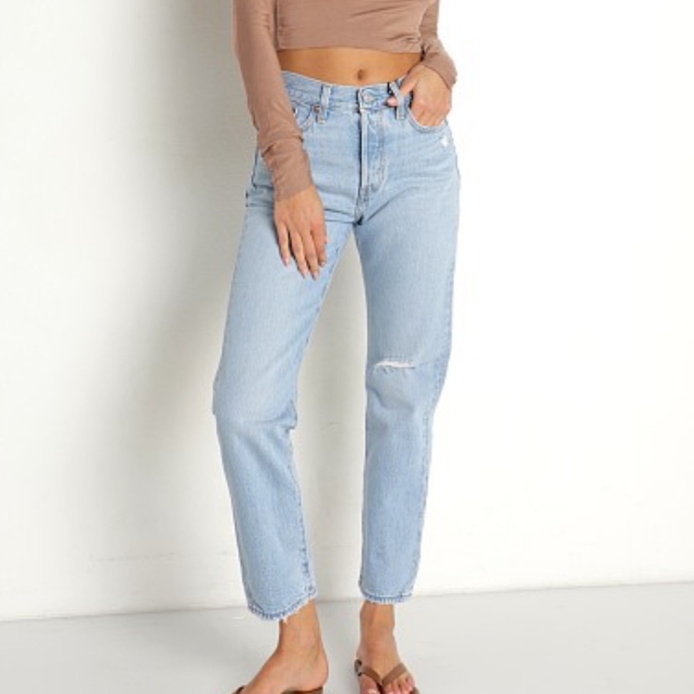 Levi's premium light wash Wedgie Straight Luxor Again ladies size 31 NWT